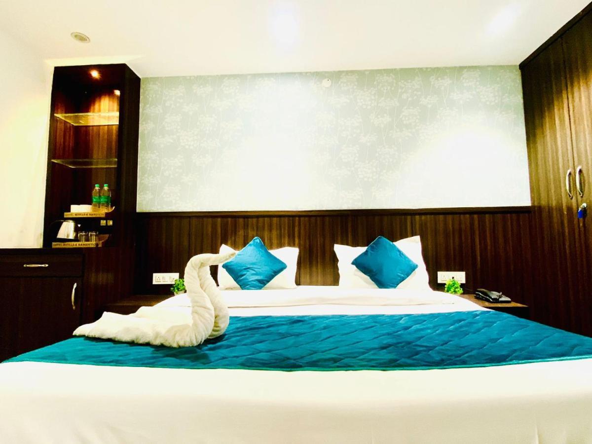 Qotel Hotel Rajouri Garden Above Ritu Marbles, Near Rajouri Garden Metro Station-Couple Friendly นิวเดลี ภายนอก รูปภาพ